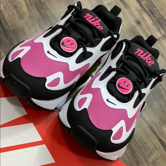 • NIKE W AIR MAX 200 black/hyper pink - Picture 7 of 16